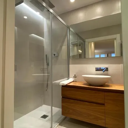 Apartamento Espacioso En El Corazon De * Gijón